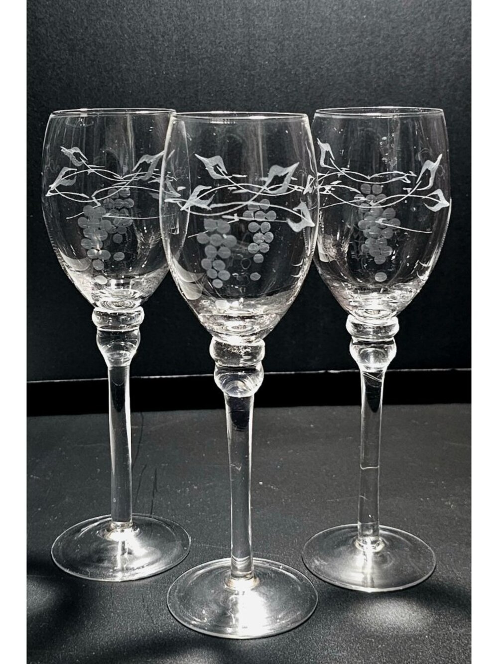 3 Vintage Etched Grapevine Wine Glasses Long Stem Crystal Goblets decorative 8" - Picture 3 of 6
